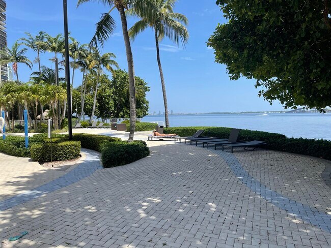 Building Photo - 2451 Brickell Ave