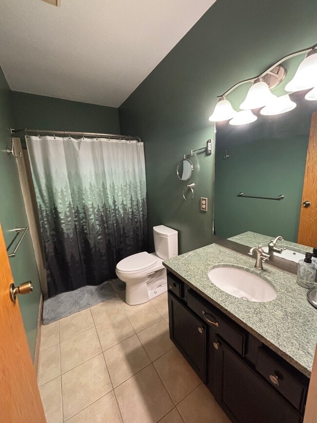 Building Photo - 112 Franklin St