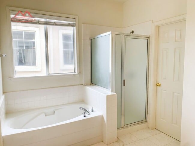 Building Photo - 4016 Lylewood Ct