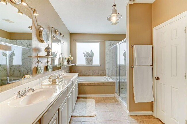 Building Photo - 8018 Prairie Sage Dr