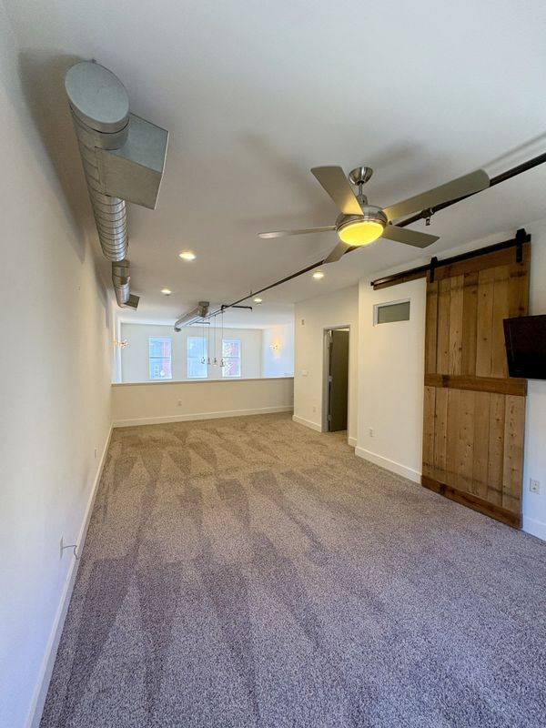Building Photo - 920 E Santa Ana Blvd