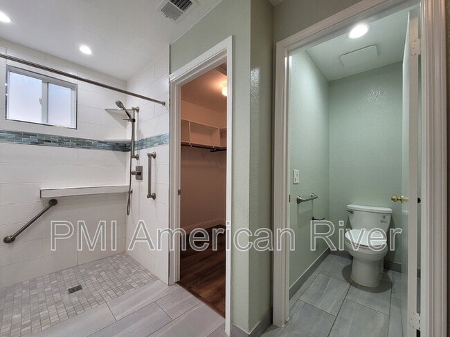 Building Photo - 5628 Bolton Way