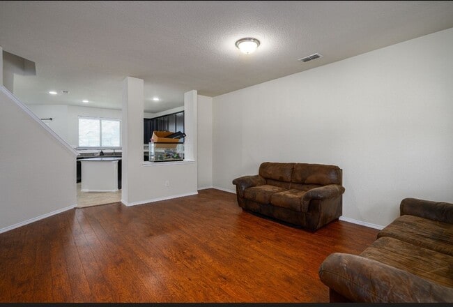 Building Photo - 800 Cormorant Dr