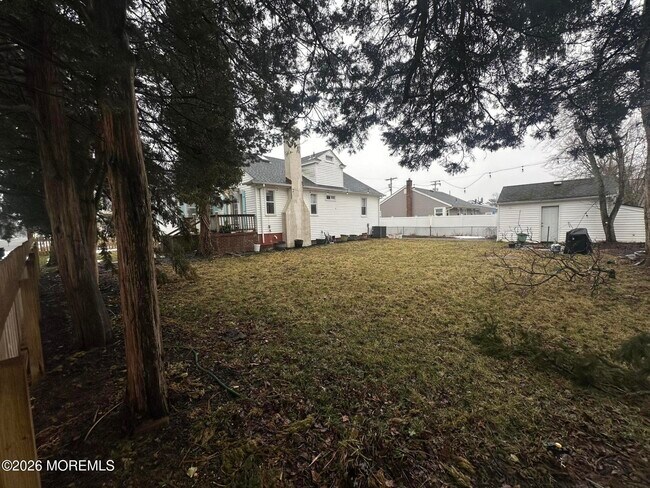 Building Photo - 4 Spring St