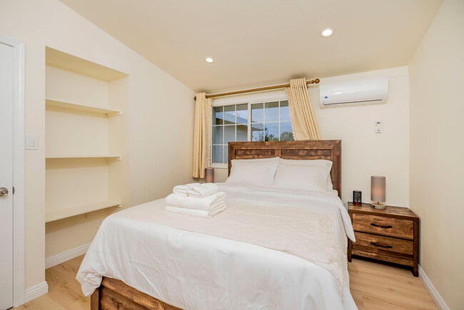 Building Photo - Furnished 3BR Glendora Home | Quiet Retreat + Parking