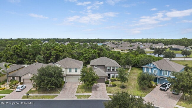 Building Photo - 553 Trymore Dr SE