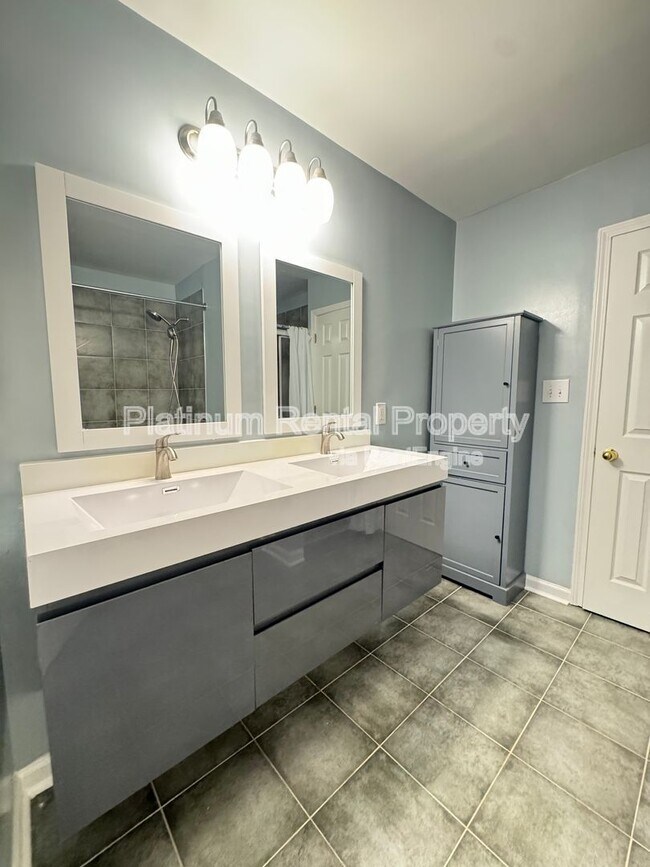 Building Photo - 1702 Stonegate Way SW