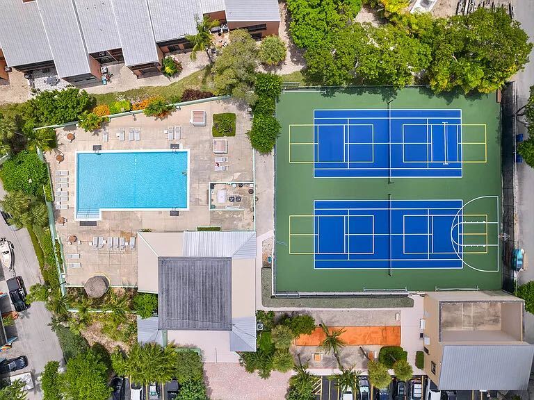 Building Photo - 98202 Windward Ave