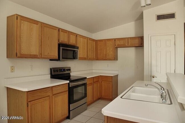 Building Photo - 12054 S 44th St