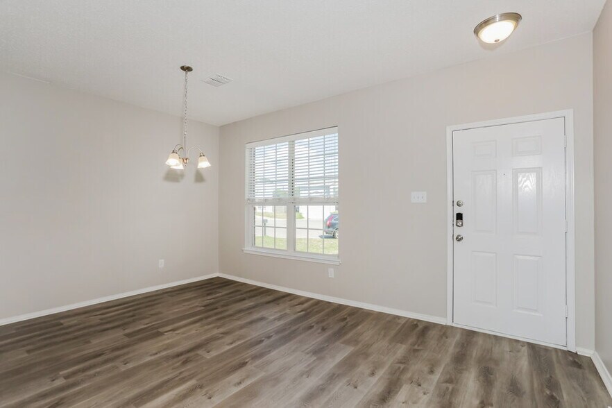 Building Photo - 7334 Tree Ridge Ct