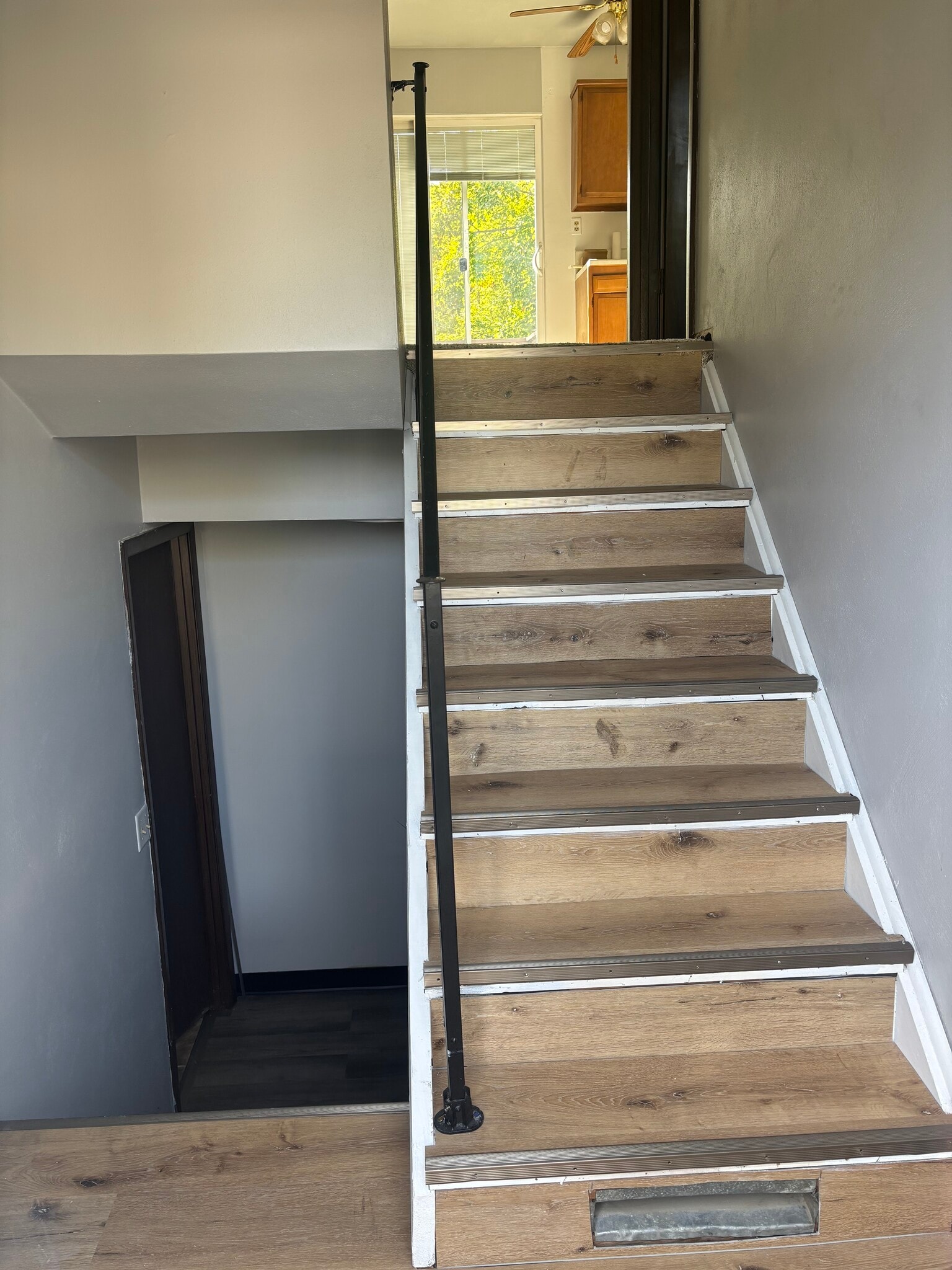 Split level - 302 W State St