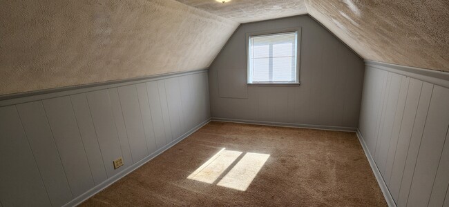 Building Photo - 115 E Conron Ave