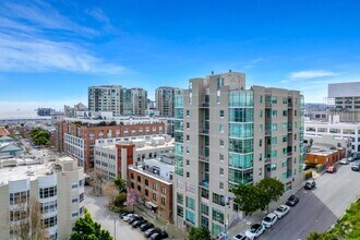 Building Photo - EPIC REA - Modern-Style 1 BR/1 BA Condo in...