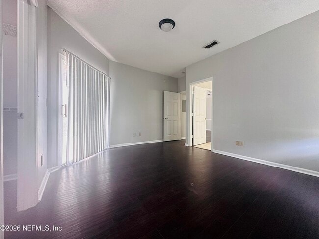 Building Photo - 3938 Hendricks Ave