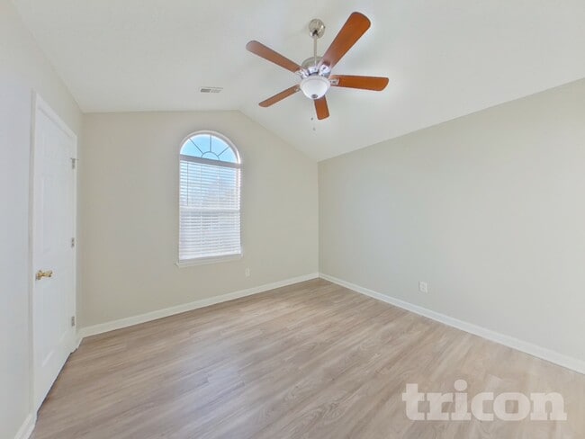 Building Photo - 4 Sweetberry Ct