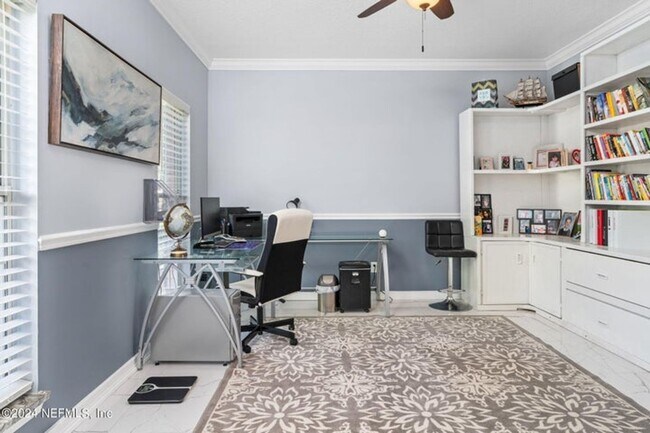 Building Photo - Fully Furnished Home