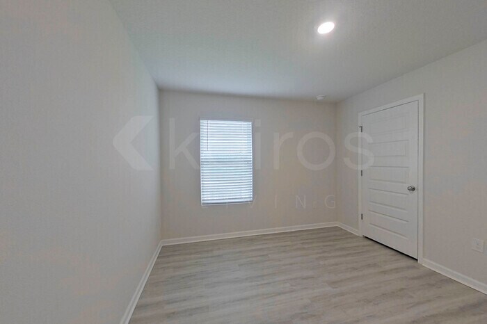 Building Photo - 412 Monarch Ln