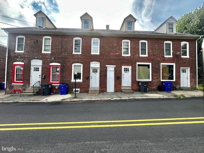 Building Photo - 113 S Washington St