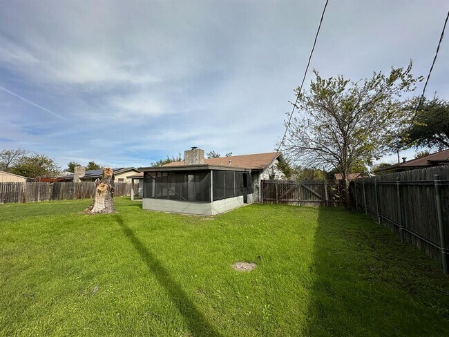 Building Photo - 13314 Perthshire St