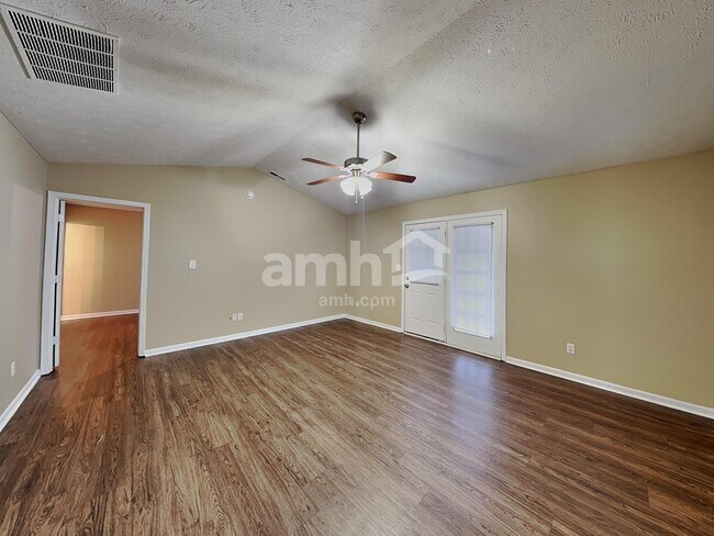 Building Photo - 2040 Theodore Dr