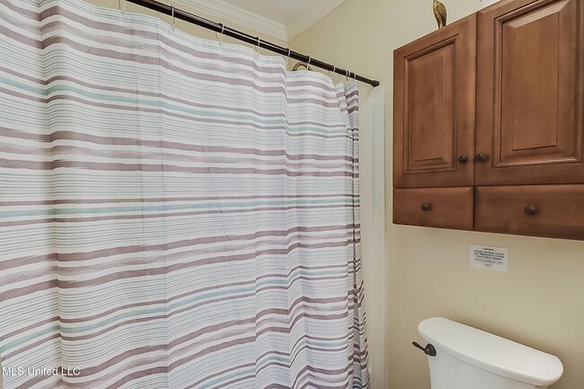 Building Photo - 176 Markham Dr