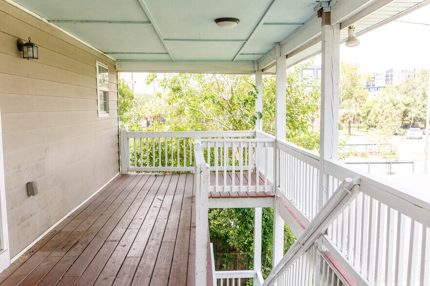 Building Photo - 116 America St