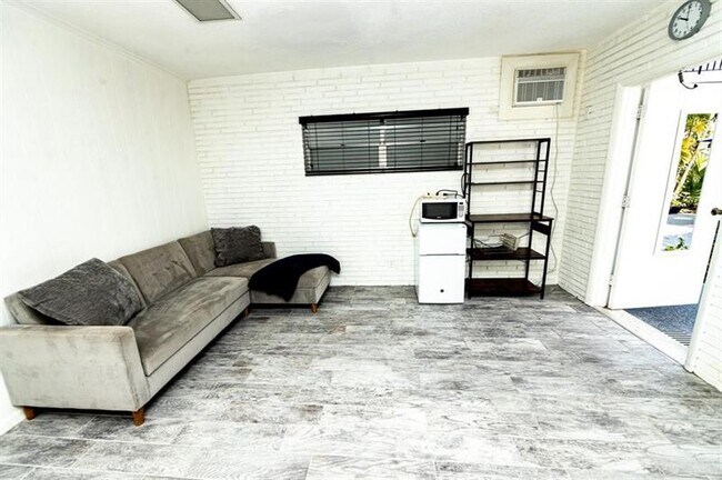 Building Photo - 3515 Van Buren St