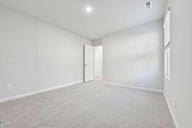 Building Photo - 744 Red River Dr