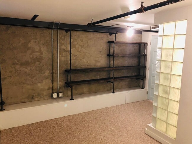 Building Photo - BEAUTIFUL 2 BEDROOM 2 BATH DOWNTOWN SLC HO...