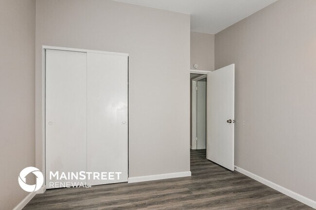 Building Photo - 1545 Swan Dr