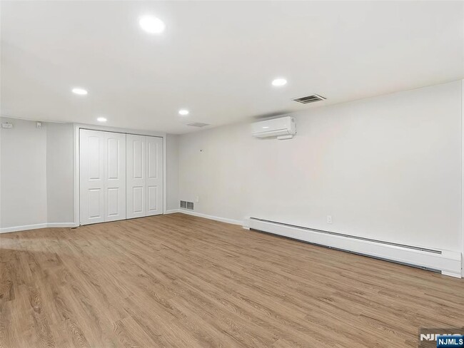 Building Photo - 202 Knox Ave