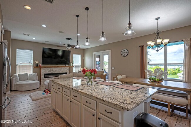 Building Photo - 3693 Lightview Ln