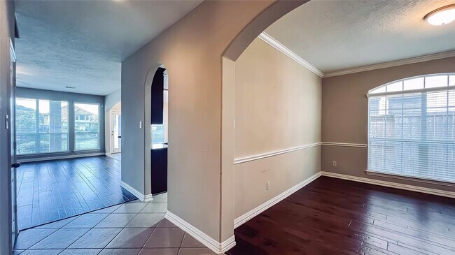 Building Photo - 4043 Tuscan Shores Dr