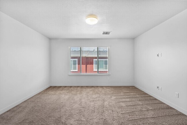 Building Photo - Stunning Row End Townhome In Great Location!