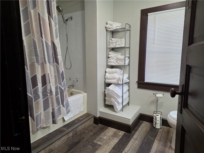 Building Photo - 823 Beatty Ave