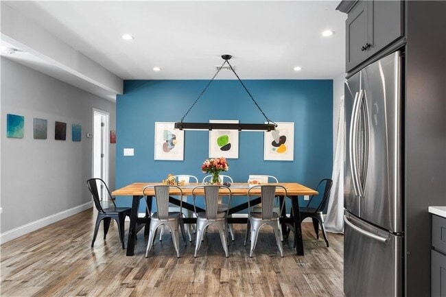 Building Photo - 4 James St