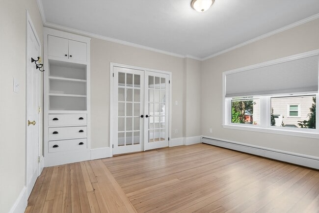 Building Photo - 144 Waverly Rd