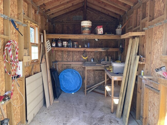 Building Photo - 8770 Kennedy Dr