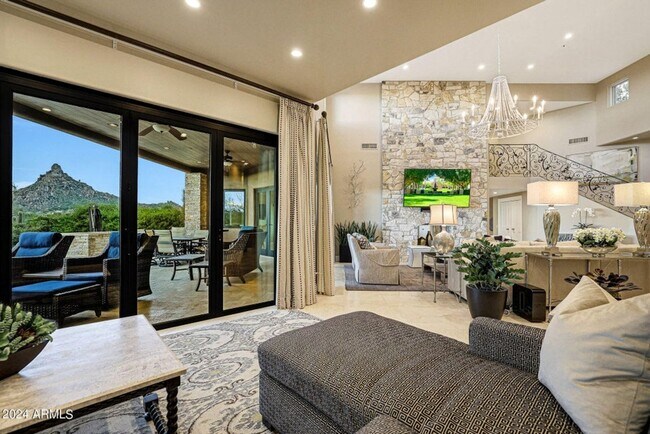 Building Photo - Beautiful custom home with backyard Oasis!