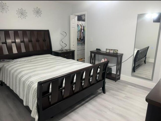 Building Photo - 1327 Towhee St