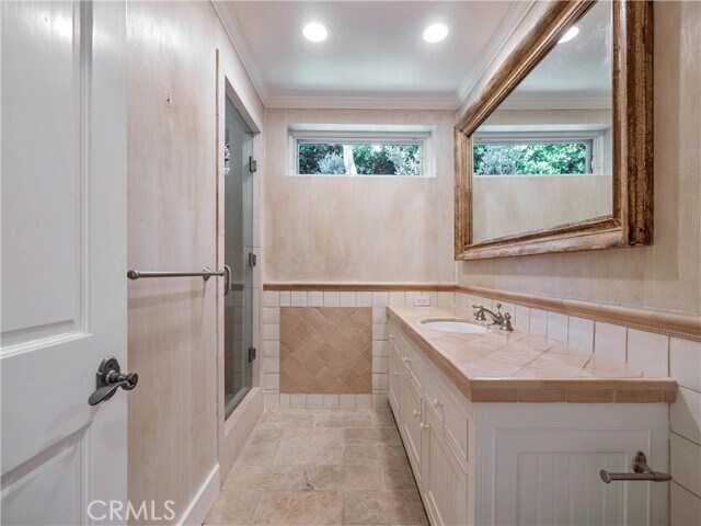 Building Photo - 3635 Serra Rd