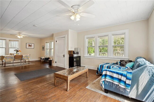 Building Photo - 1020 28th St