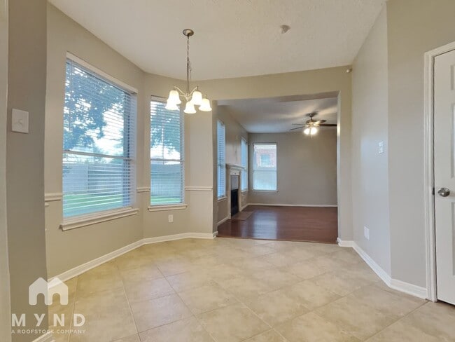 Building Photo - 3707 Lauderwood Ln