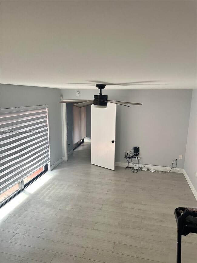 Building Photo - 9156 SW 23rd St