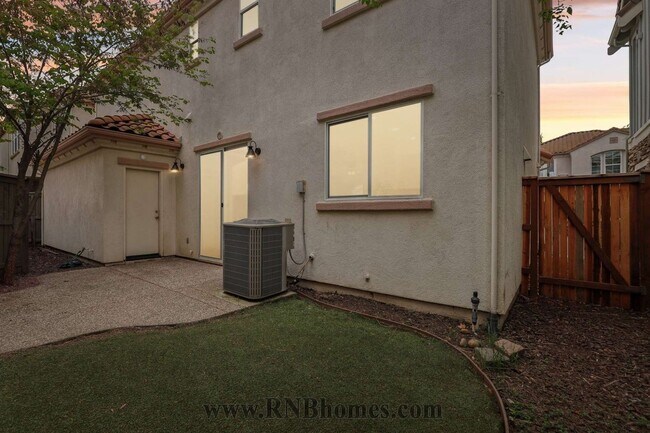 Building Photo - 170 Martis Valley Cir