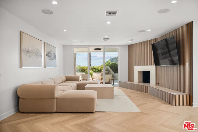 Building Photo - 9620 Highridge Dr