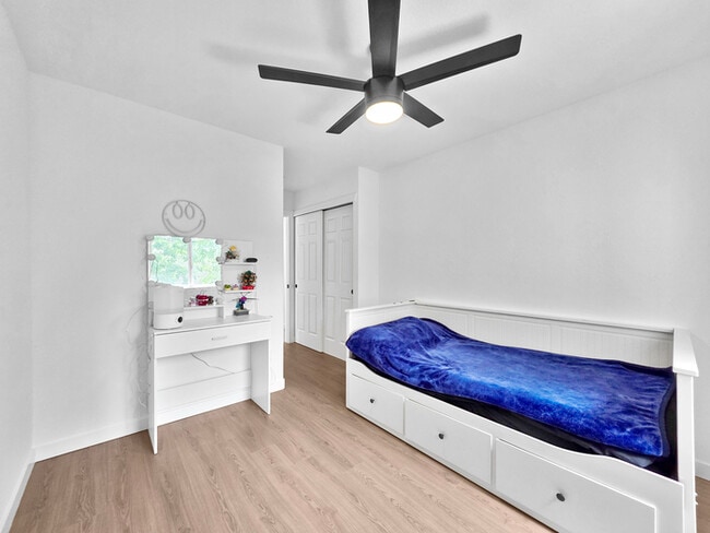 Building Photo - Charming 3 beds 2 baths in Denver!