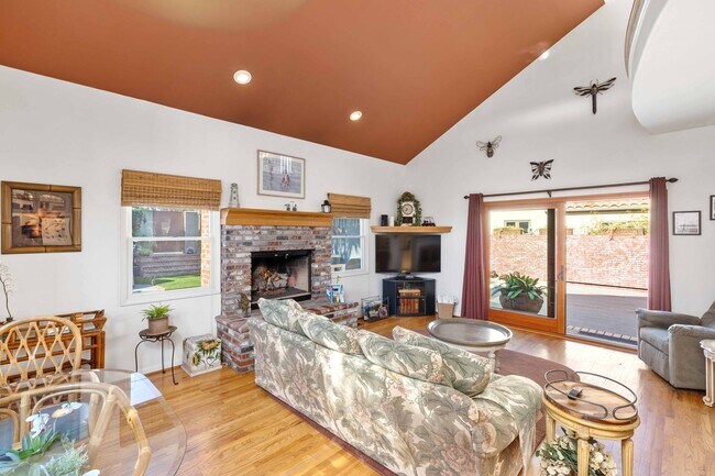 Building Photo - 1605 Lynngrove Dr