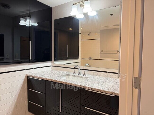 Building Photo - 501 7th St S