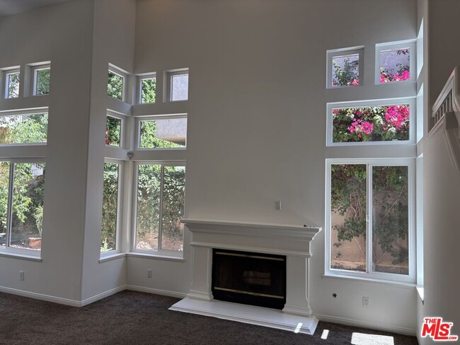 Building Photo - 247 St Croix Ct